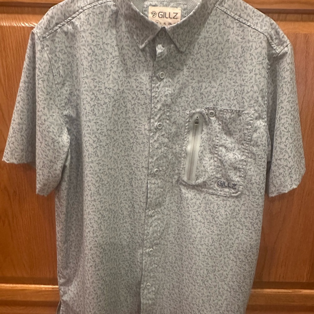 Gillz Men’s Blue Fishing Performance Outdoor Button Down Shirt Size Medium